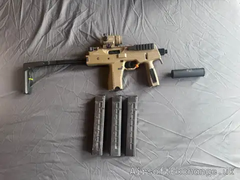KWA KMP9 FDE GBB – 3 Gas Mags + Valken Red Dot + Box – £240