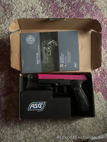 Steyr L9-A2 CO2 Blowback 6mm airsoft pistol bundle