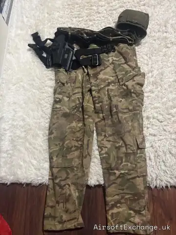 Combat trousers
