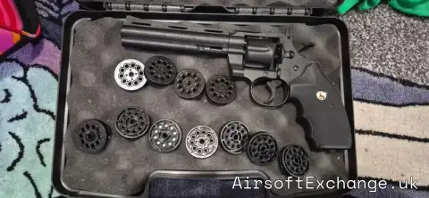 Umarex 6 Inch Full Metal Colt Python Co2 Revolver Bundle 4 Metal (.177) & 8 Plastic (4.5mm BB) Clips