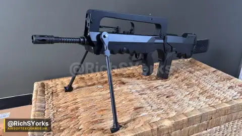 Tokyo Marui Famas F1 bullpup assault rifle