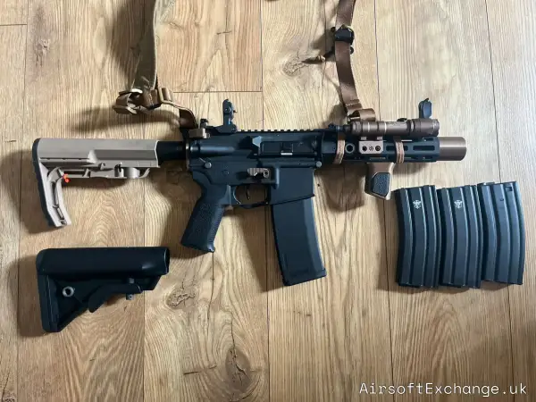 Lancer Tactical CQB Gen 3 AEG CUSTOMISED WITH ACCESSORIES