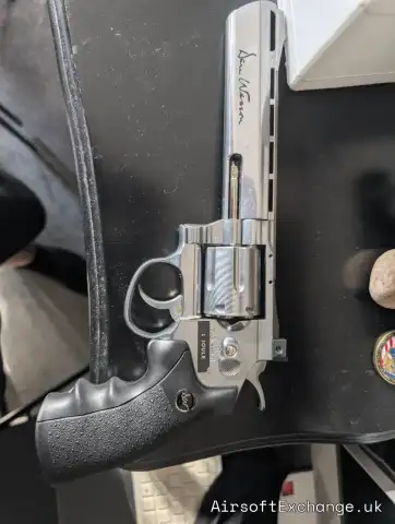 DescriptionMint condition ASG Dan Wesson 6"CO2 revolver for sale and a ASG Dan Wesson Valor CO2