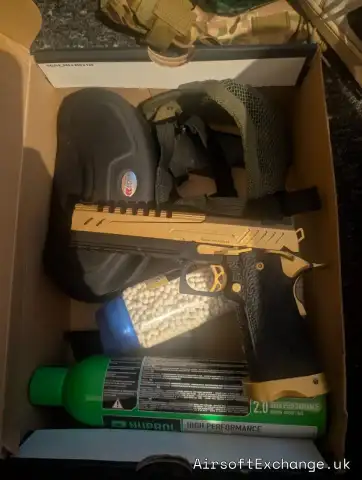 Vorska hi capa5.1s pistol, gold and black green gas