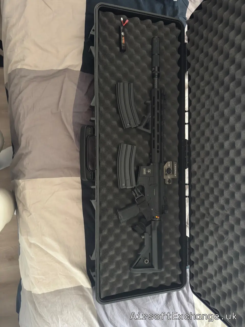 Saigo defense m4 AEG with attachments and case
