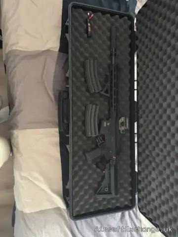 Saigo defense m4 AEG with attachments and case