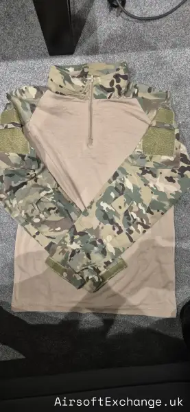 1x camo and 1x Black combat shirts